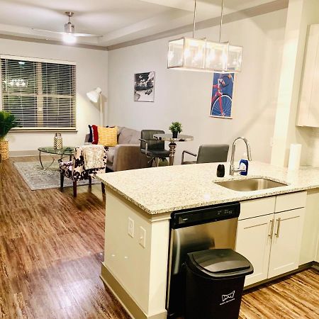 Luxurious And Cozy Apartment In Heart Of Buckhead Атланта Экстерьер фото