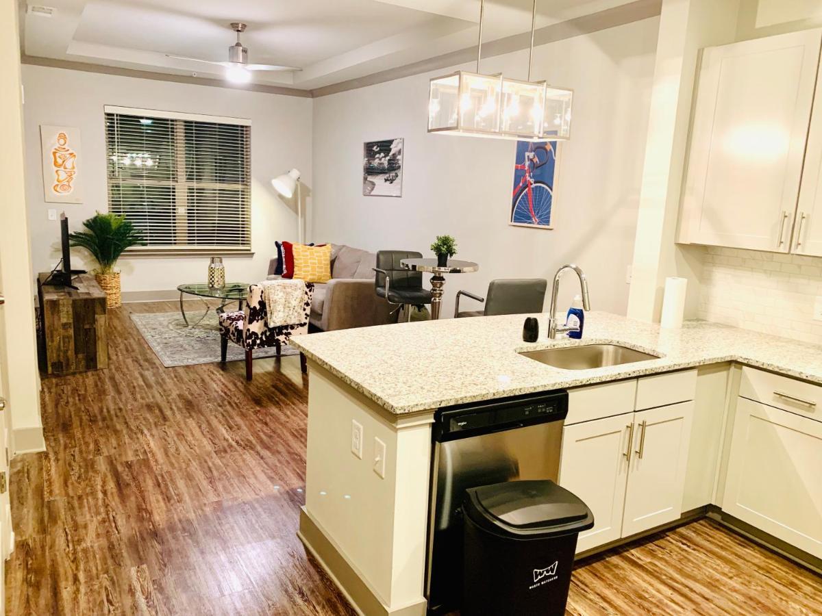Luxurious And Cozy Apartment In Heart Of Buckhead Атланта Экстерьер фото